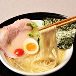 らぅめん 愛ごや - 塩そば ～熟成塩ダレの水出汁～