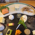 Iitokoro - 味な盆盛り 1,200円(税別)