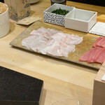 鮨 心白 - 人数分にきれいに切り揃えられて一気に握ります