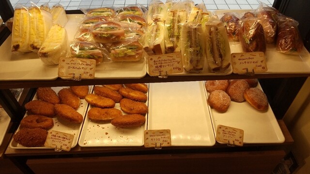 コンフェクショナリィ ブラウン Confectionary Brown 宝町 パン 食べログ