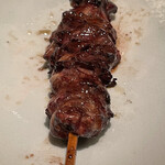 オオクサ - ハツ元登場　これだけ刺すなんて意地や矜恃を超えた狂気を感じます（笑）