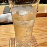 とり茶太郎 - 女将さんが作ってくれる美味しいハイボールを呑みながら焼きの準備が整うのを待つ時間が超楽しい