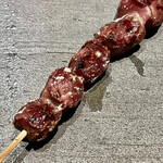 とり茶太郎 - ほろほろ鳥の砂肝　バルサミコを少し塗って出てきます