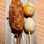 とり茶太郎 - 目の前で焼かれていたつくねとエルフランスはセットで親子焼き？