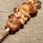 とり茶太郎 - ここで登場名古屋コーチンのあか　1年飼育とは驚きです　肉の旨さ香り食感が素晴らしい