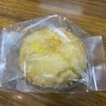 米粉マフィン ムクロジ - マーマレードクリームチーズ３００円。
             
            柑橘の爽やかな香りとクリームチーズのコラボマフィンです。