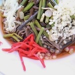 ウィンドー - 「冷し山菜そば」です③(9/6UP)