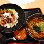 Kazoku An - 鶏と野菜の山椒焼き丼セット　全景