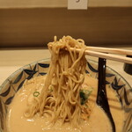 赤玉食堂 - 麺　リフト