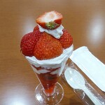 明城ファーム - いちごミニパフェ