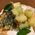 146702379 - ネギの天ぷらが甘くて美味しい！海苔天もついている