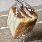 サイドフィールドブレッド - 料理写真:パン・カレ 1斤 ¥320+税