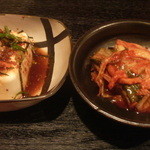 香蘭 - 韓国風冷奴（食べかけ）とキムチ