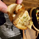 海鮮 イタリアンバル ルチアーノ - カマンベールチーズがとろとろなんですよ！