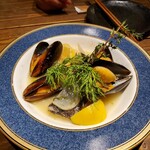 海鮮 イタリアンバル ルチアーノ - ムール貝と鮮魚のレモン煮込です〰️‼️