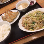 餃子工房ゆうき屋 - 肉野菜定食！