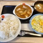 松屋 - マッサマンカレー生野菜セット、ご飯大盛り