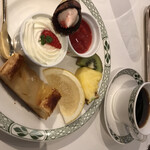 ロウリーズ・ザ・プライムリブ 大阪 - コーヒーとデザート