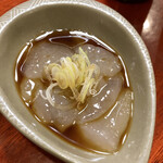 常陸手打蕎麦・うどん うち田 - お通しの刺身こんにゃく