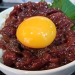 塩そば専門店 桑ばら - 馬肉のユッケ丼と金目鯛香油の掛けそば定食