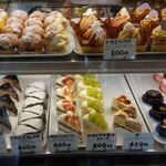 ラ・プランタン - ショーケースのケーキ          2020年10月