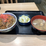 吉野家 - 肉だく牛丼、お新香、あさり汁