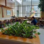 クロワッサン - 店内2