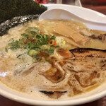 吉兆夢 - 黒豚骨らーめん