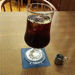 Kurashiki Kohi Ten - アイスマンデリンコーヒー（￥５２０）、シュガーシロップは昔ながらの入れ物