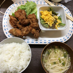 居喰処 光 - 2021/02/27
            本日のランチ 鳥唐揚定食 500円