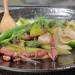 ぼちぼち - 太アスパと海鮮バター焼き