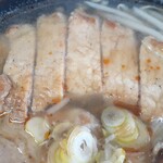 園食堂 - 厚めのロース肉他2枚♪