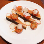 TRATTORIA　DADINI - 北海道産桜マス軽い燻製半生仕立てトマトサラダ 1500円 