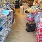 りぼ・なんぶや - 店内は文房具や農産品があるけど、奥で軽食利用ができますミャ