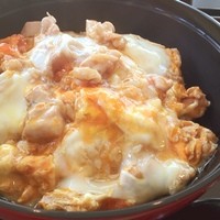 和の食 いがらし - 親子丼
                玉子の色は黄色じゃなくてオレンジ色なんですね。また来ようと思います。