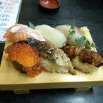 すしごはん 馬ん場 - サーモン、はまち、ひらめ、いくら、あぶりうなぎ、あぶりしめさば