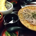 Sojibou - ざる蕎麦とミニ天丼のセットです。