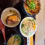 炭火焼豚丼と熟成豚とんかつ 浜松とんとん庵 - 