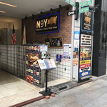 N9Y BUTCHER'S GRILL NEWYORK 銀座店 - 地下のお店への入口