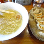 函館ラーメン 照和 - 塩ラーメンと焼餃子