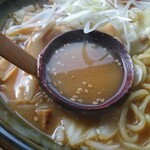 Kicchin Tanaka - 甘目の味噌スープは万人が大好きな味です。辛味噌はピリ辛程度。