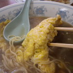 中華新楽 - この卵の層が厚いのなんのって！しかも、トロけまくるじゃありませんか～～！