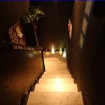 Yurari - 優しい明かりと和の趣を存分に配した階段が 隠れ家的なくつろぎ空間へ誘う