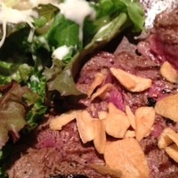 神戸牛炭火焼肉 いく田 代々木 - 肉アップ