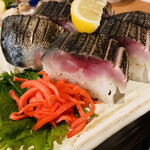 たろいも食堂 - 名物鯖寿司〜✨
肉厚レア感♡うっまー！
