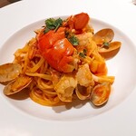 KIHACHI - ⚫主菜「贅沢！オマール海老、帆立貝、蟹、アサリの漁師風スパゲッティ」