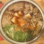 手打ちそばさくら - 鴨鍋～透き通る蕎麦汁に…舞茸ｰえのき茸ｰ長葱ｰ人参ｰ白菜ｰ水菜ｰ豆腐ｰ白滝etcが、ギッシリ埋め尽くされている。
