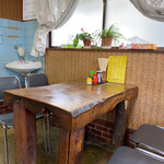 太陽食堂 - 趣のあるテーブル！