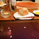 Gibier MIYAMA - フォカッチャ、オリーブオイル、バター