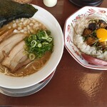 徳島ラーメン 麺王 - 煮干しラーメン@880